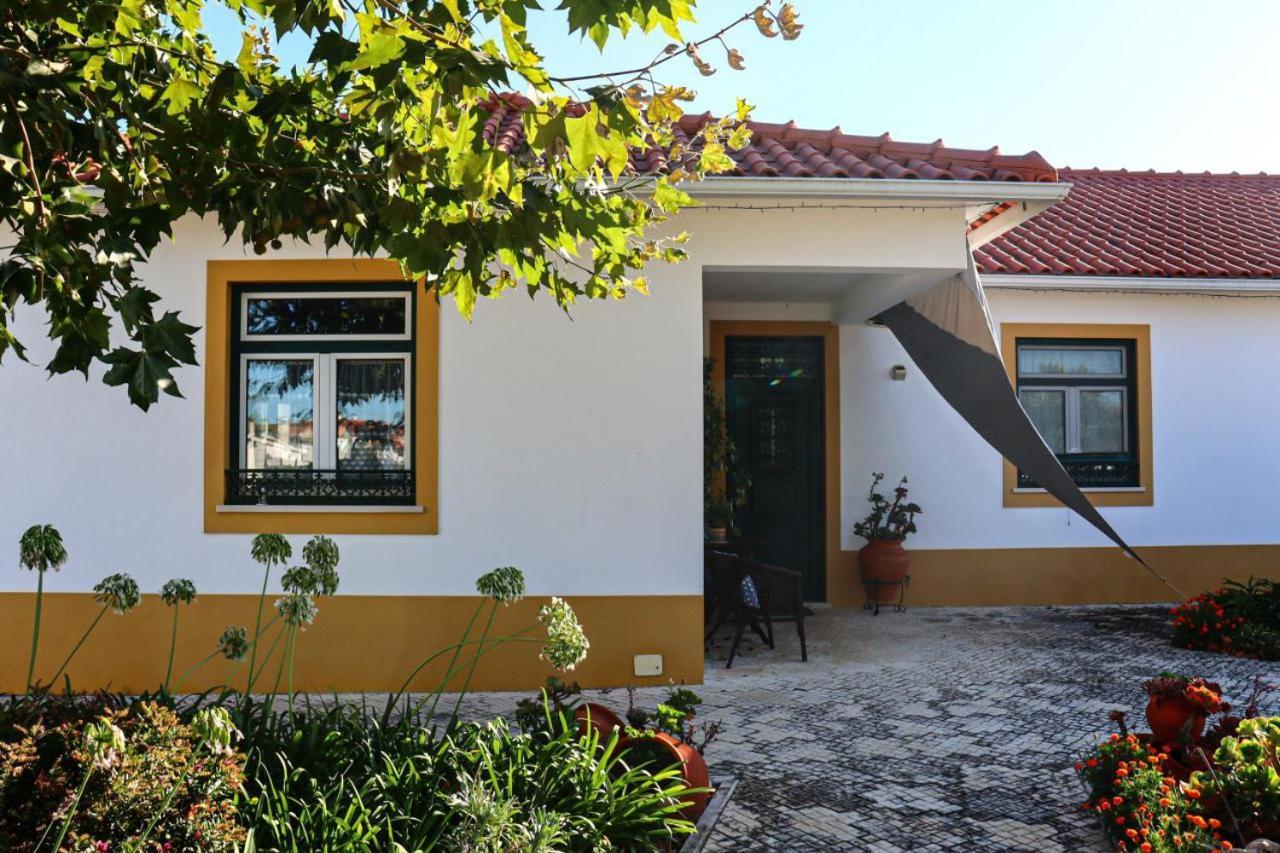 Gasthaus Casa Robusto Salvaterra de Magos Exterior foto